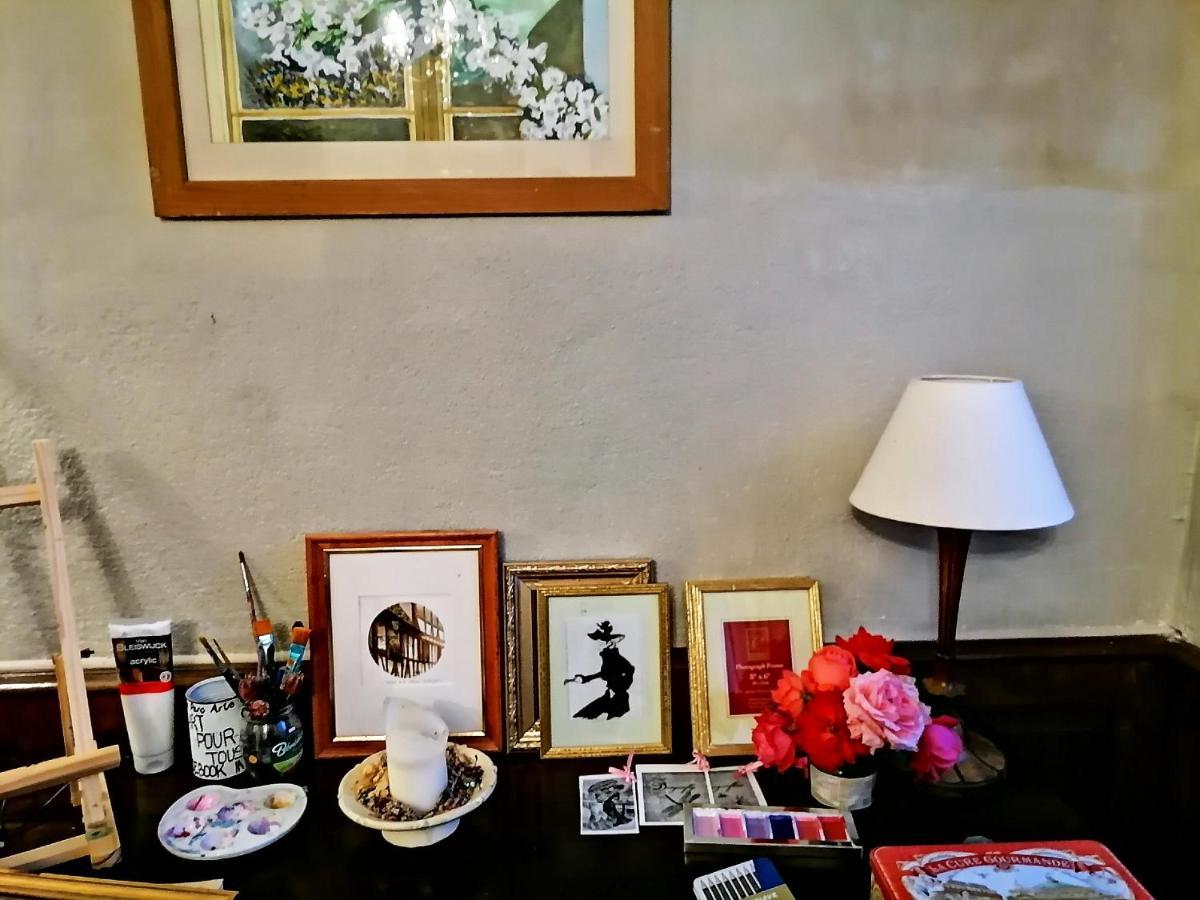 La Petite Maison Des Artiste Villa Saint-Sulpice-les-Feuilles Luaran gambar