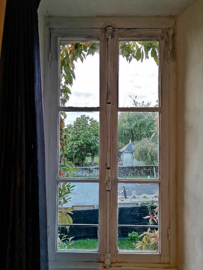 La Petite Maison Des Artiste Villa Saint-Sulpice-les-Feuilles Luaran gambar